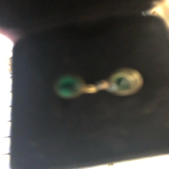 Vintage Emerald and gold stud clip on earrings - Picture 4 of 8